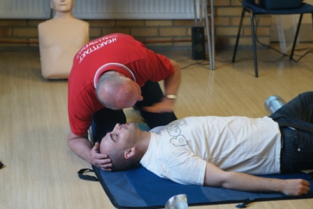 Barry Teaching the Recovery Position - Swallowfield April 2014
